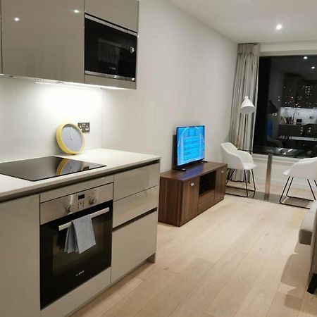 ロンドンComfy 1 Bed Studio 1 Minute From Train Stationアパートメント エクステリア 写真
