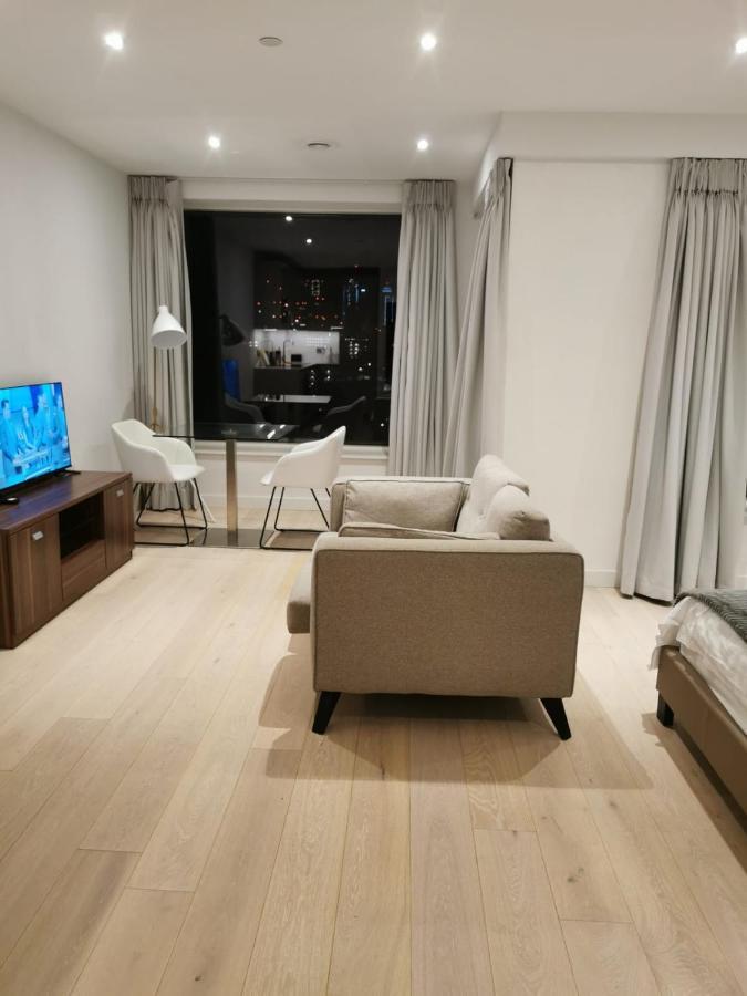 ロンドンComfy 1 Bed Studio 1 Minute From Train Stationアパートメント エクステリア 写真